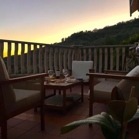 Historic House With Terrace Nyaraló Montegrazie